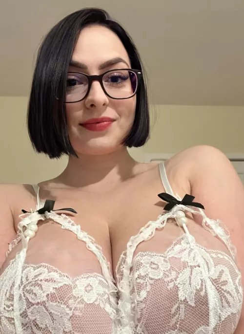 I need a naughty gaming buddy