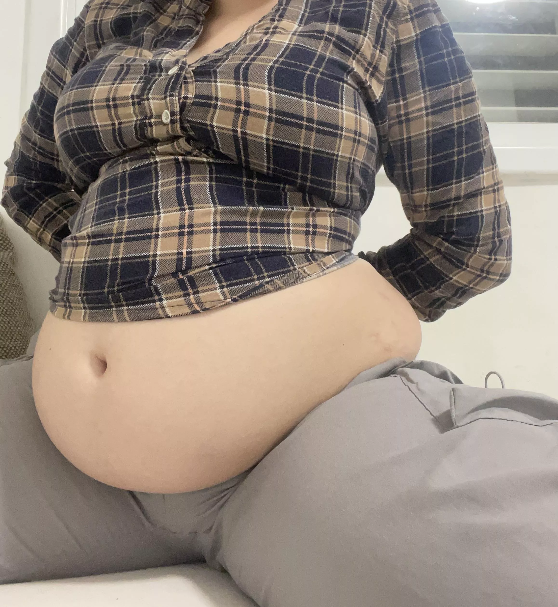 I think if I keep eating I might pop out of these clothes 😳🐽