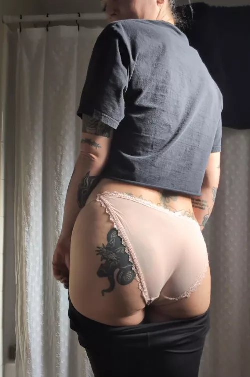 I think these look pretty good on my lil butt.. don't you think? 💓