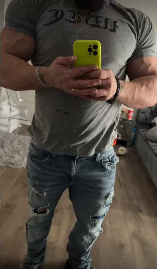 I was gone for a min, But Daddies Back Now, Did you Miss Me? (32)