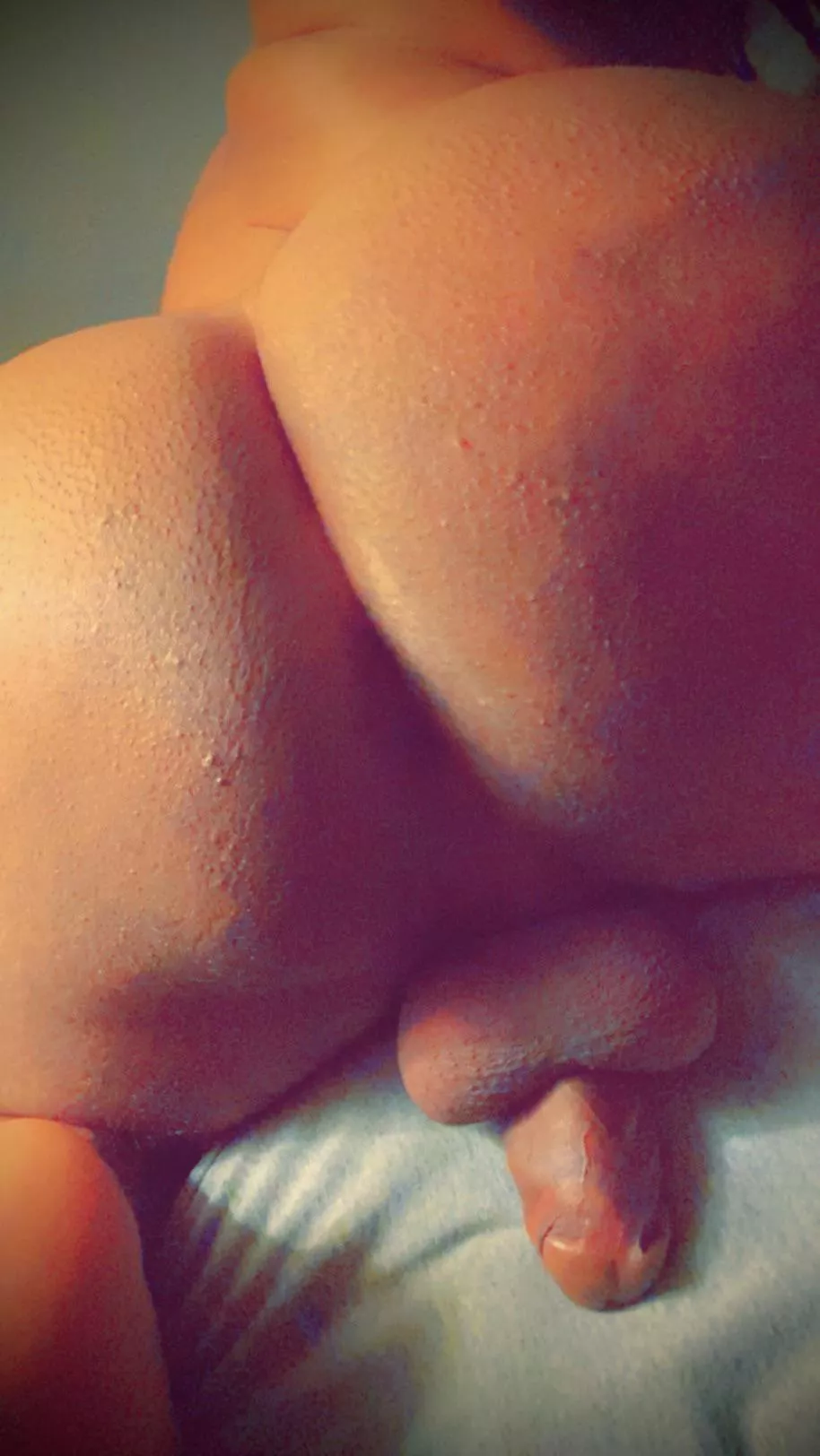 I would love to feel your tongue 👅 in my ass 🍑