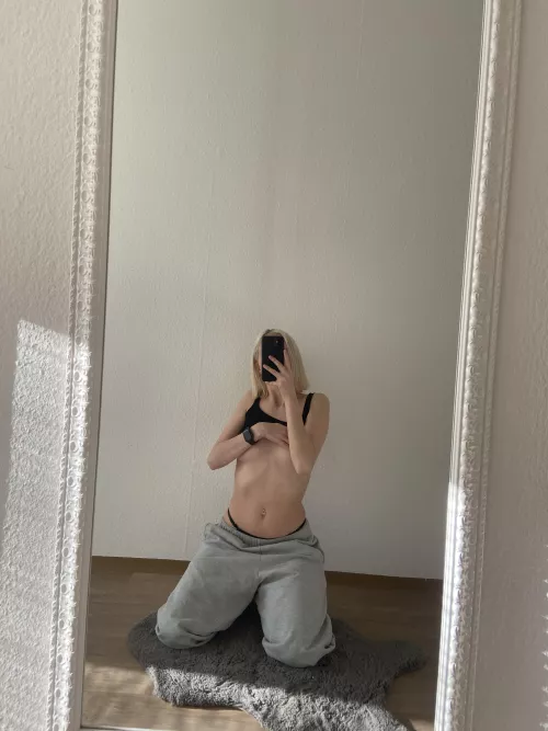 just took a super hot selfie that's gonna make everyone swoon