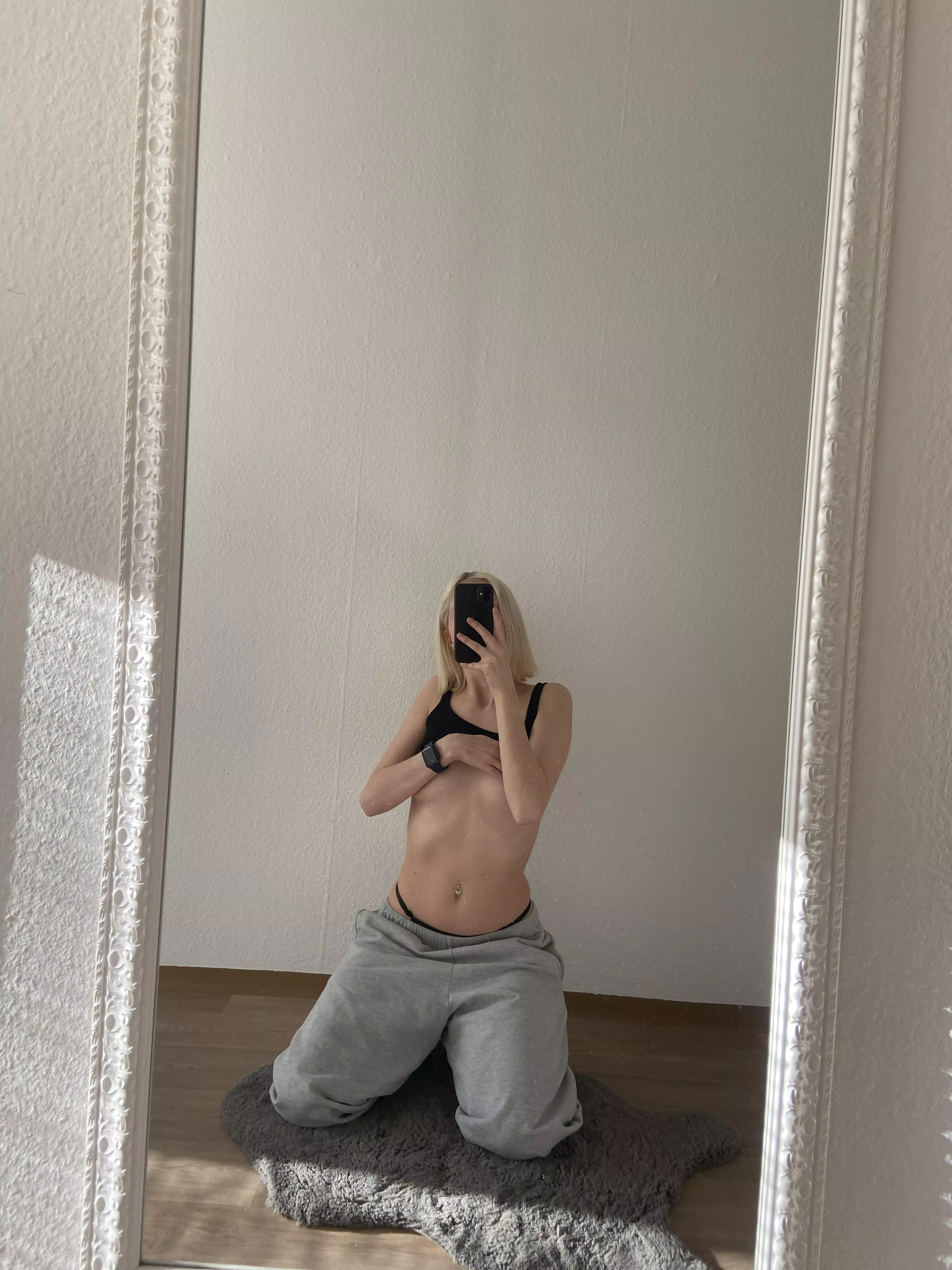 just took a super hot selfie that's gonna make everyone swoon