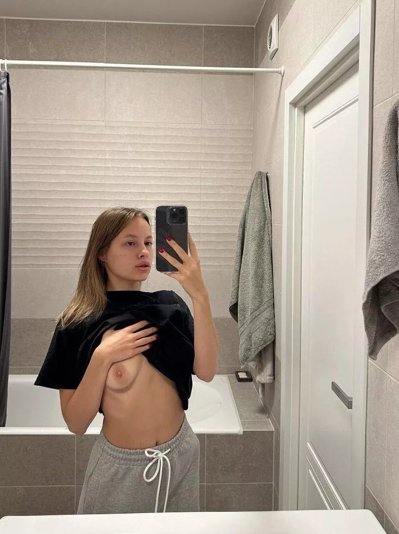 Just waiting for your kiss 💕