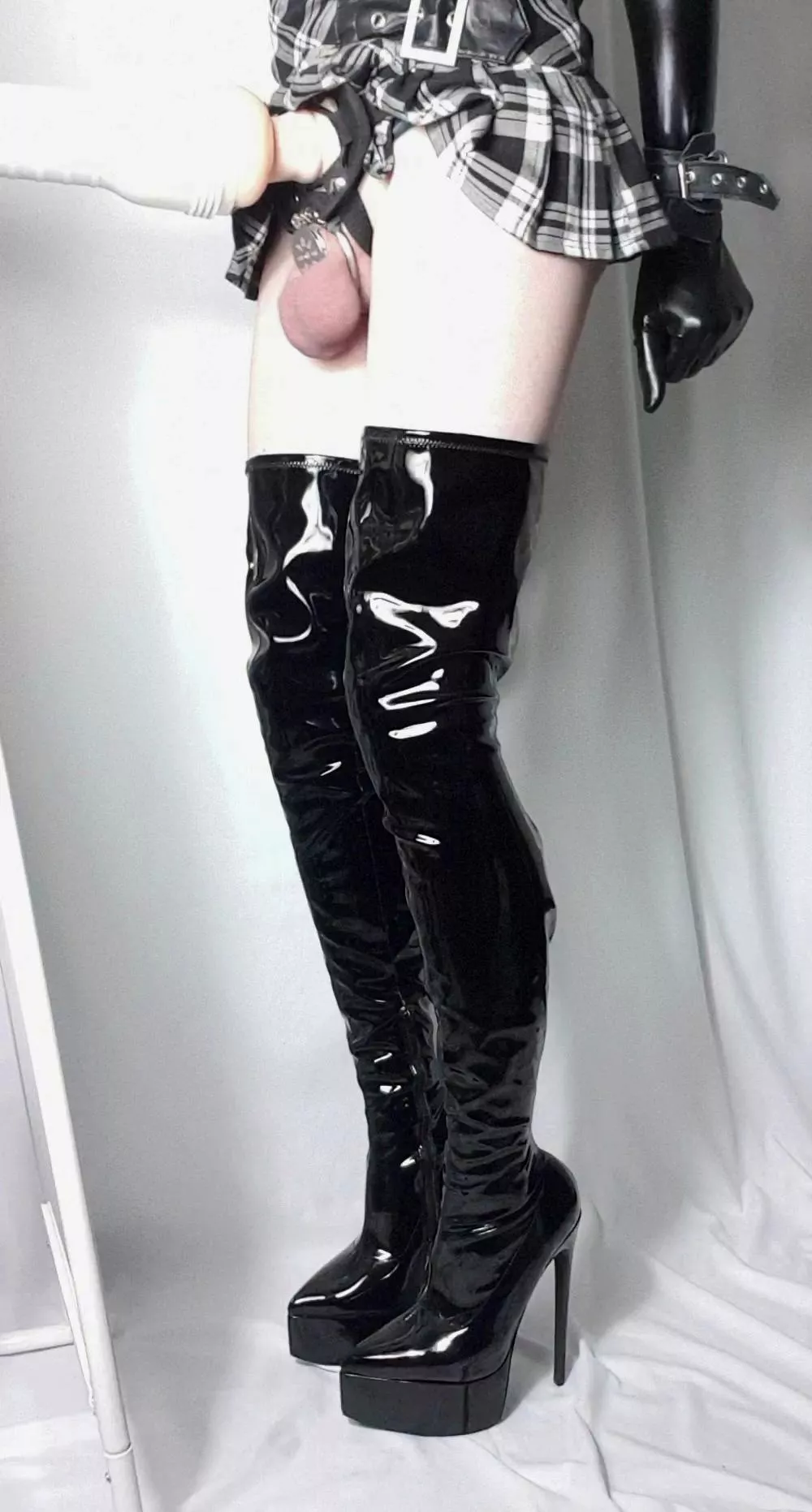 Now I know I can cum from using a strap on with a fleshlight I don't ever need to be unlocked!