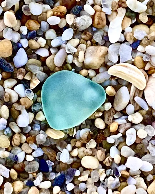 Pretty little bauble 🤙🏻🎶🎶😎