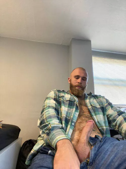 Should we paint each other’s beards 🍆💦?