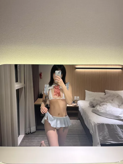 Shy girl next door (iktr)