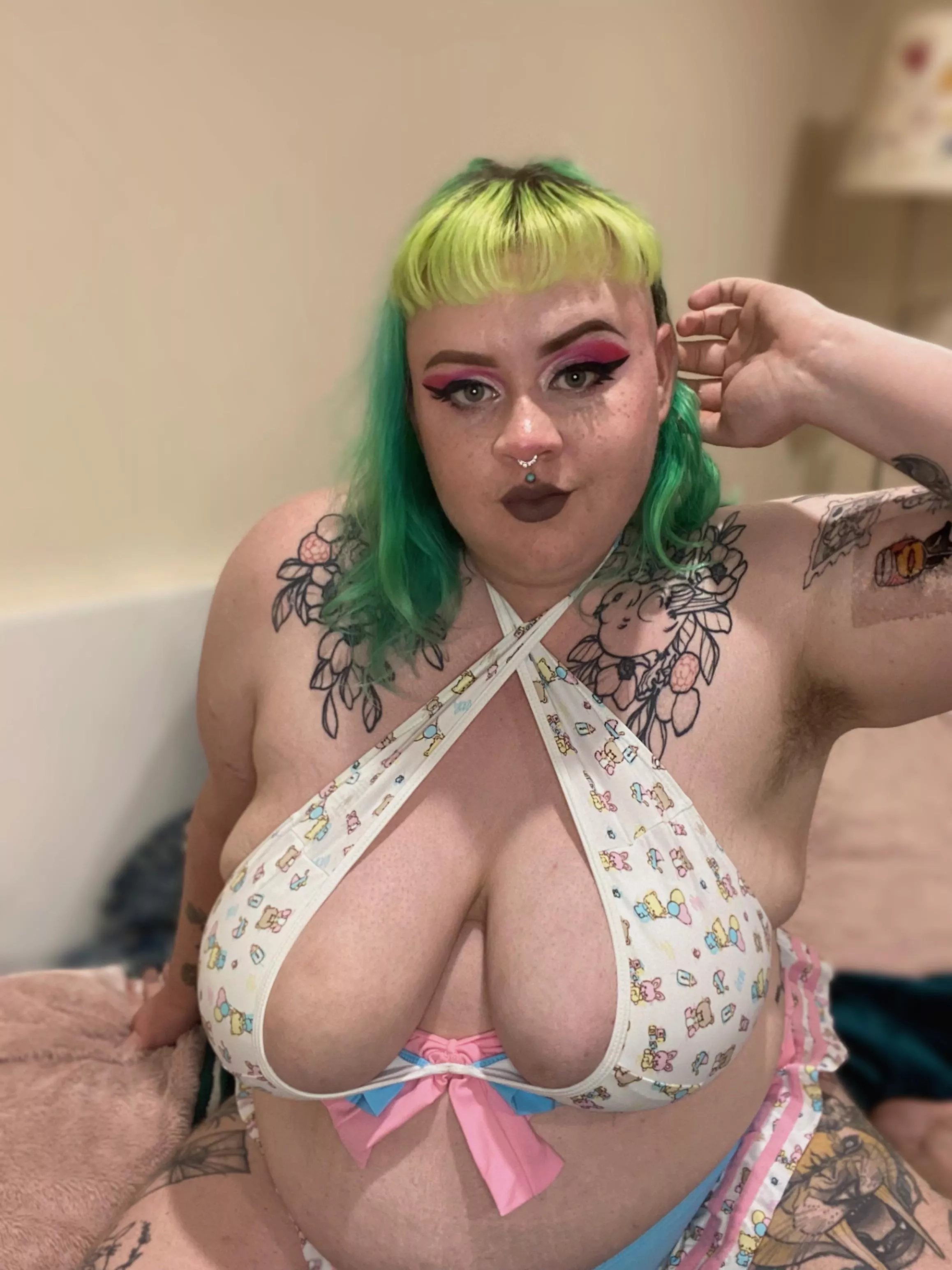 Sniff my sweaty pits