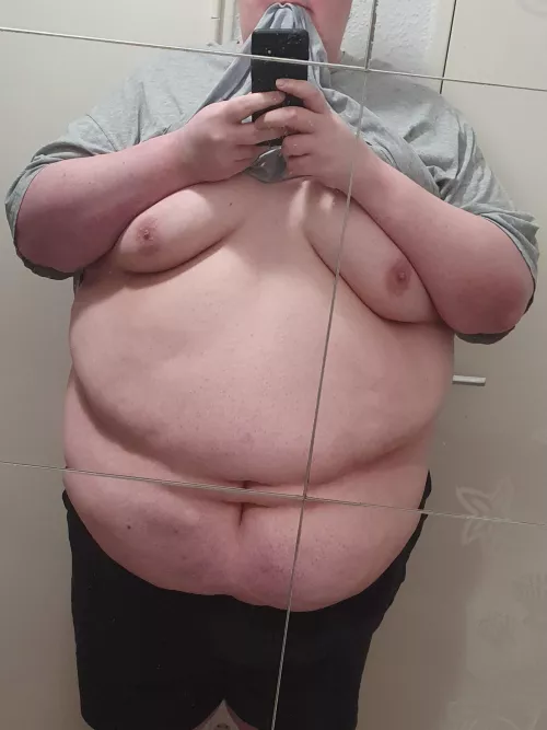 Take off my pants and lets have some fun 😏