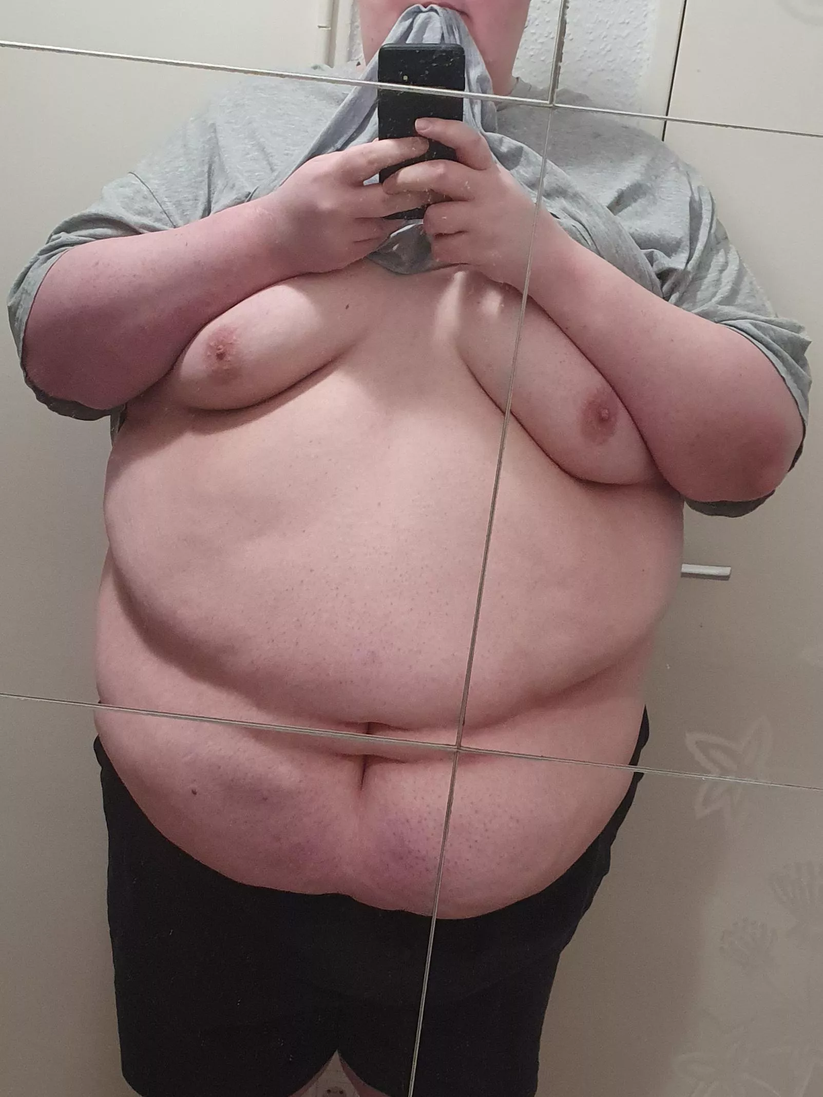 Take off my pants and lets have some fun 😏