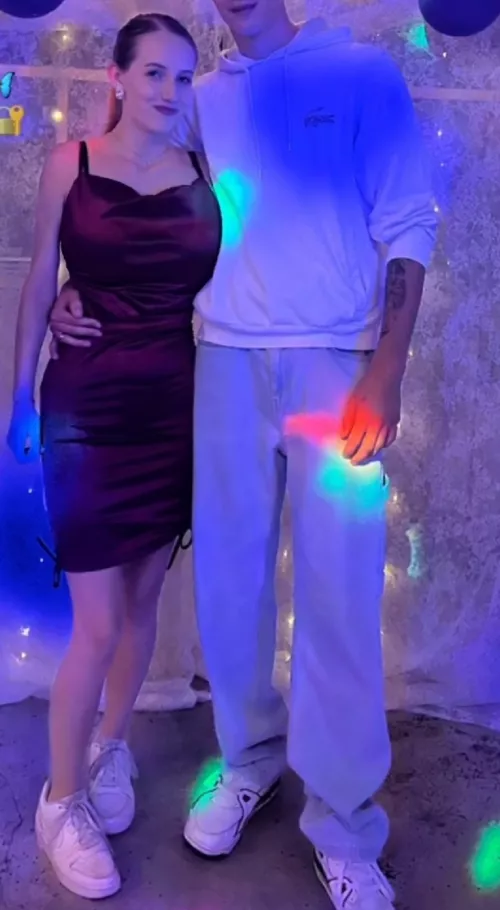 The dress can't hide it