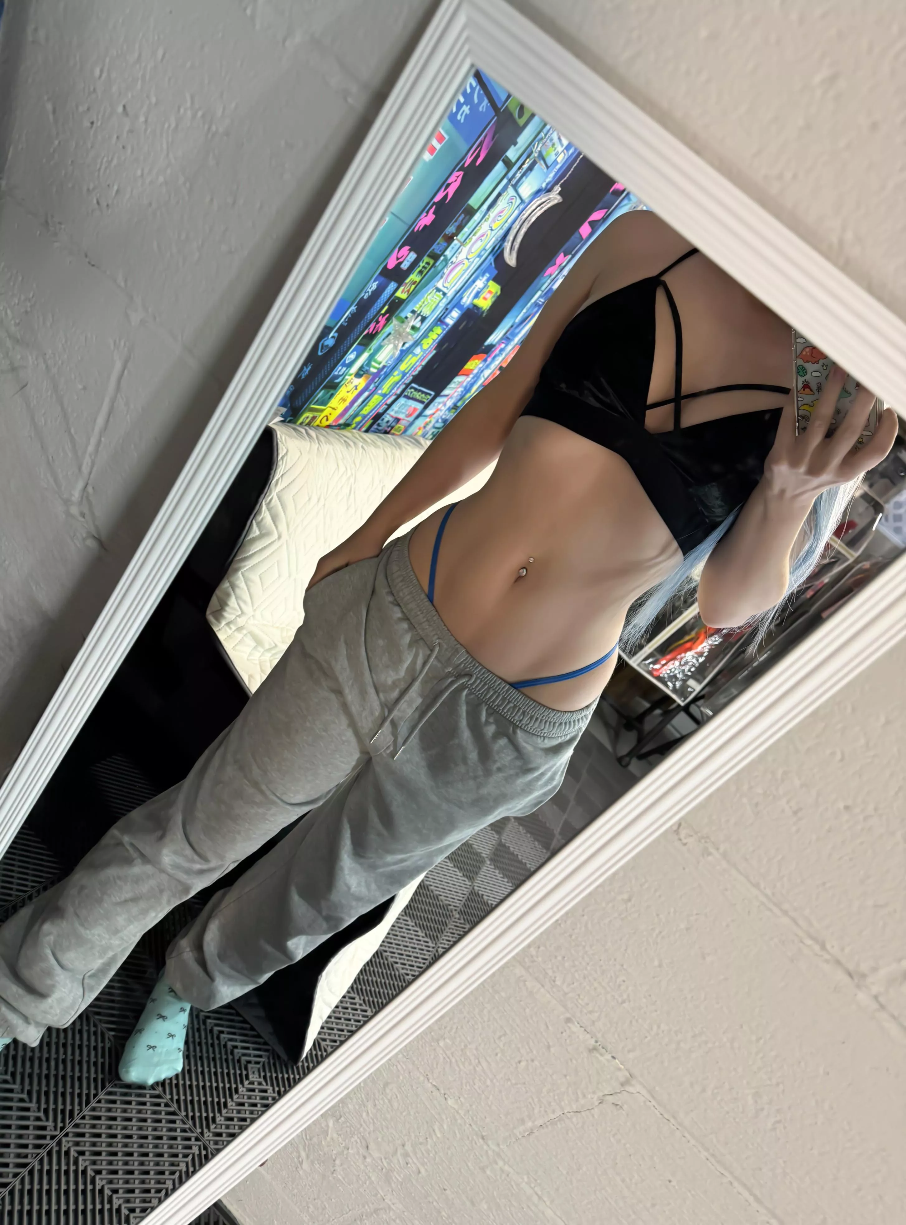 😛the more cropped, the better