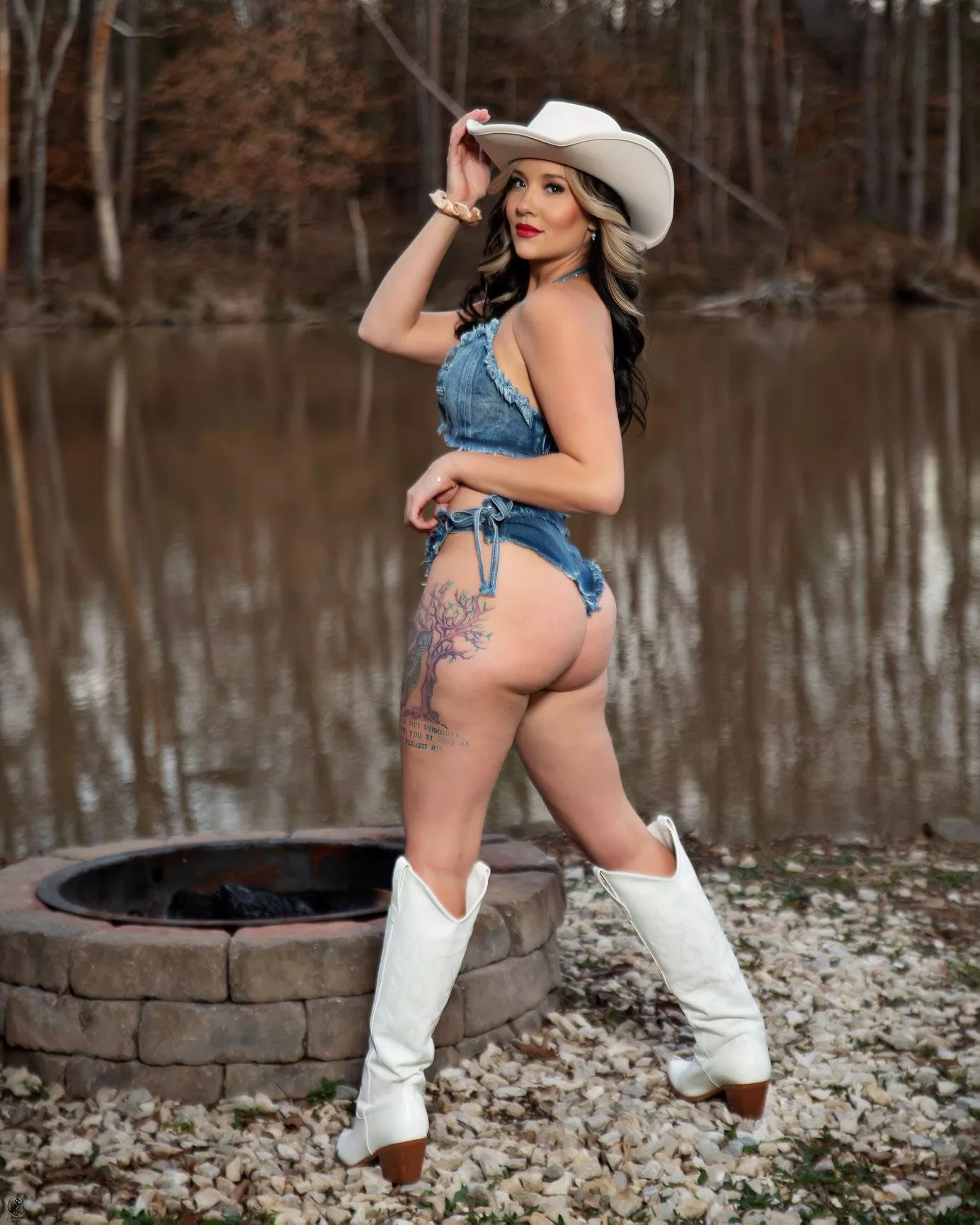 The thickest cowgirl you’ve ever seen