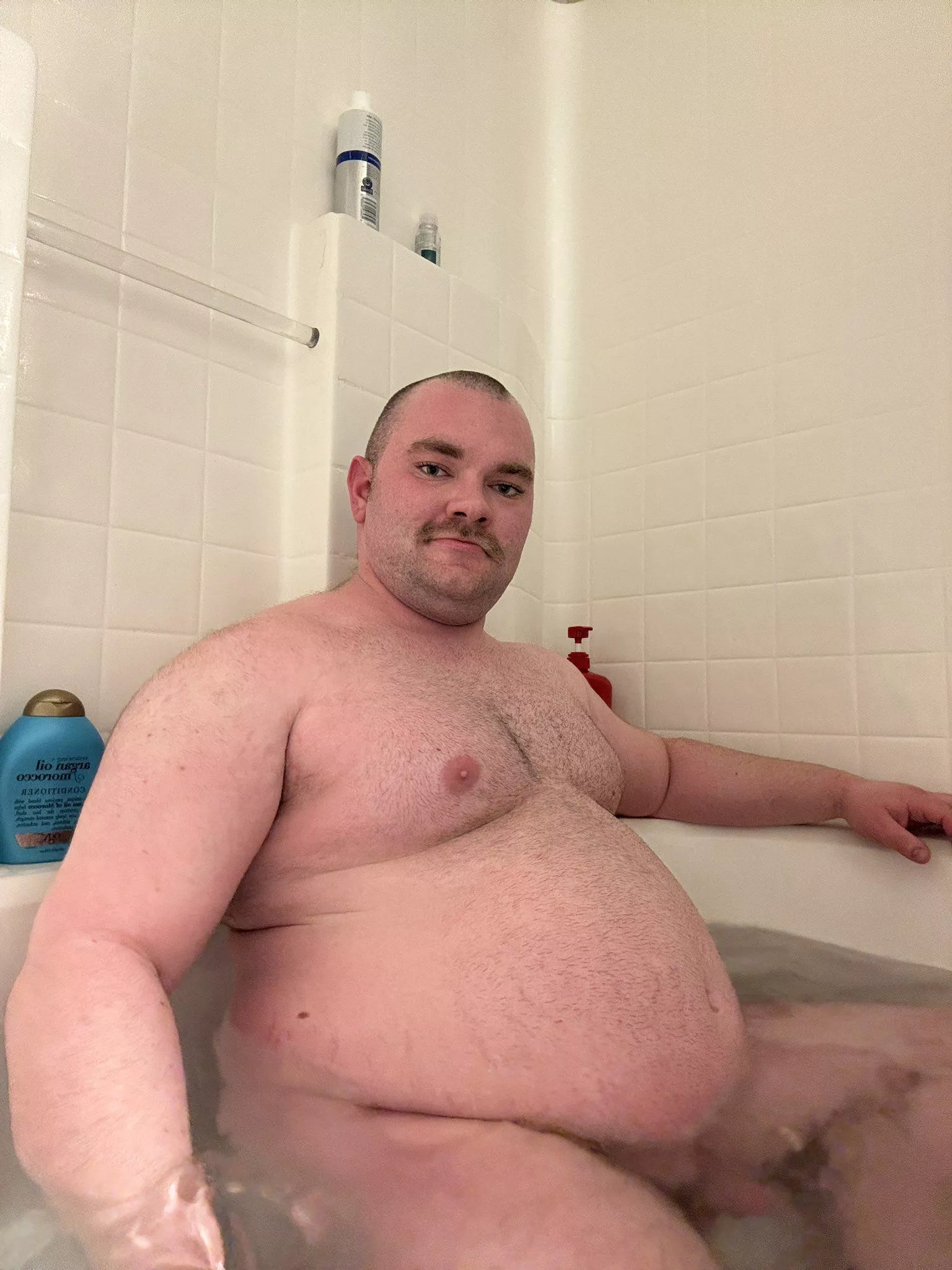 Who wants to bathe with me? ;) (dms are open)