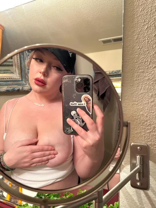 Will someone cum fuck my tits and finish on my face