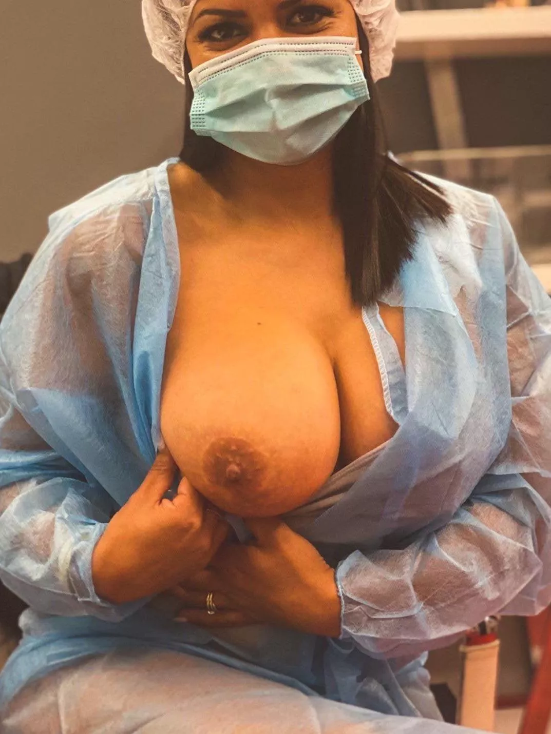 Would you fuck a nurse you met on Reddit ? F43