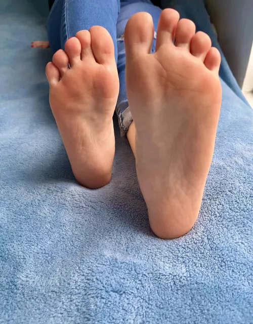 Your face + my feet =___ fill in the blank 🦋🍒(oc)