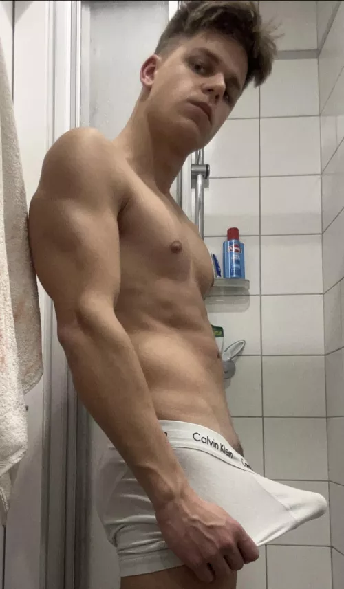 (19)Should I take my underwear off?