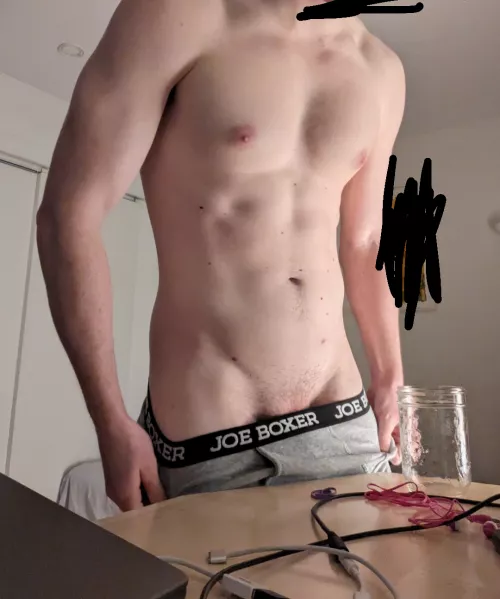 24m hung for skinny twinks hmu with asl ++face ++kinky ++bromance ++dares ++competitive
