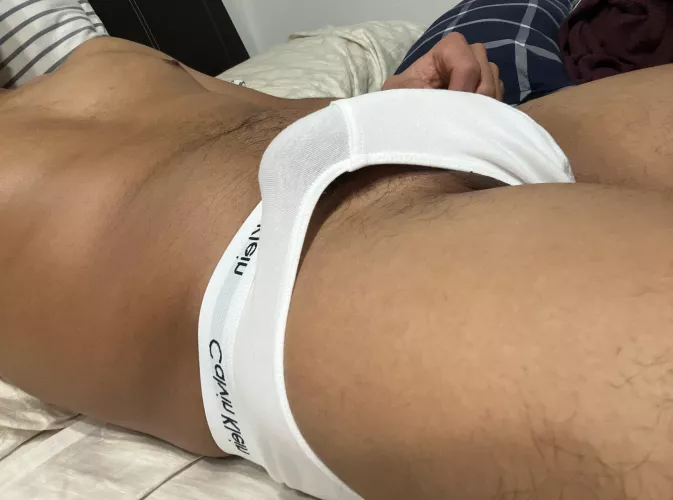 25 latino. Underwear+, daddies+, married+ but everyone horny welcome. HMU @dylan_p222694