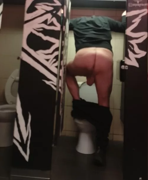 54 [M] Freshly Waxed ALL Over Come Give it a Taste and Don't Forget the Large Nutsack