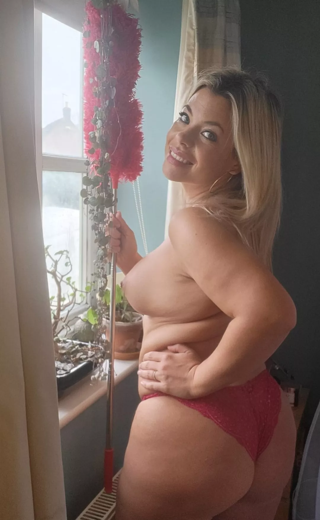 A Milf who likes to clean the fun way