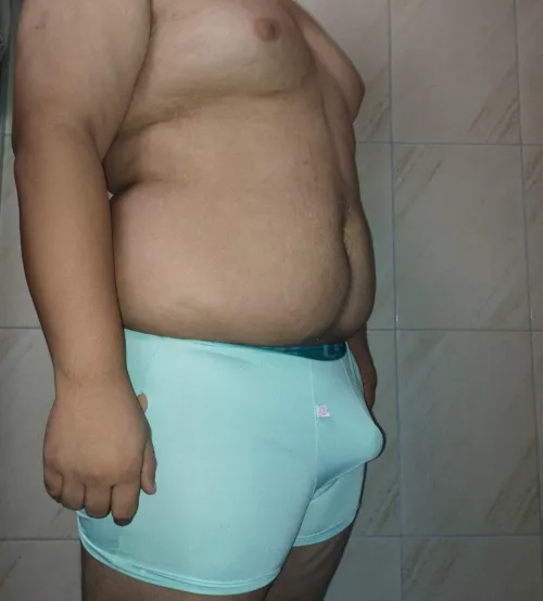 A very domineering bear hehehe