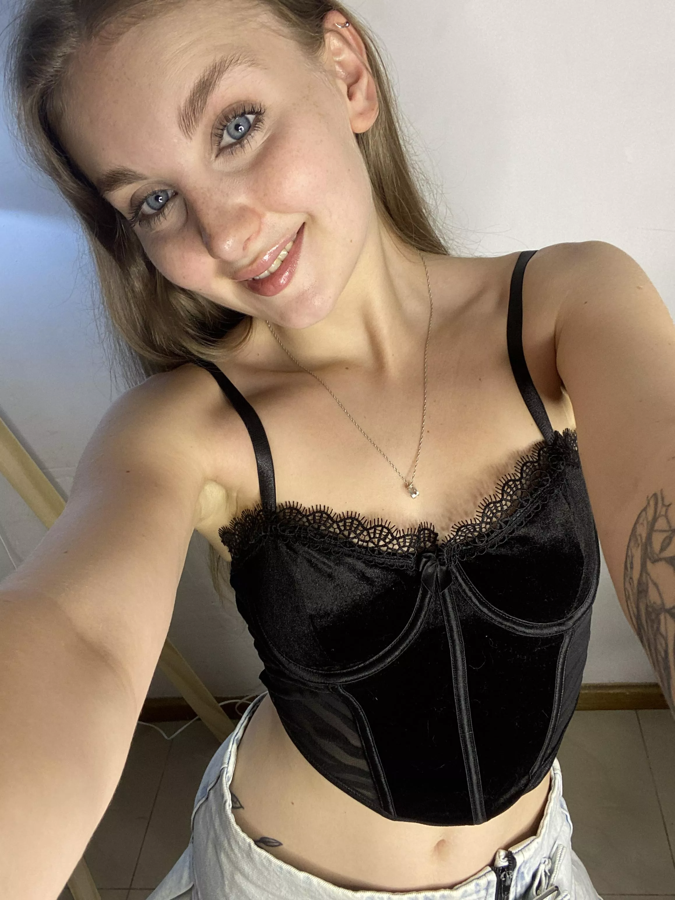 Am I attractive to be your friend? f19