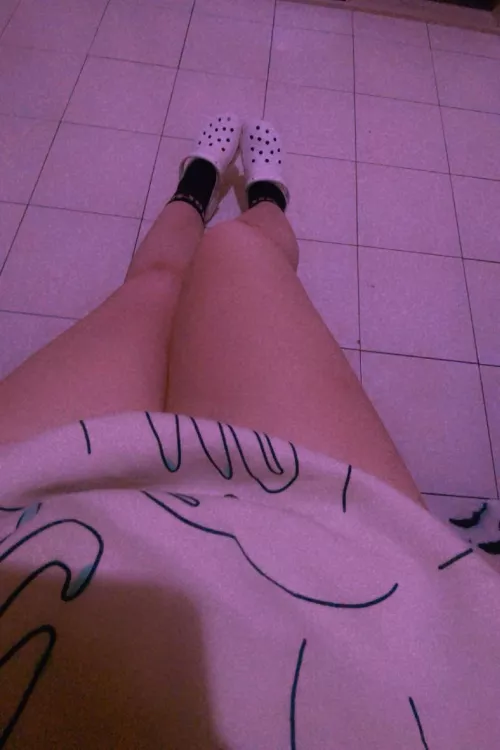 Are my thighs welcome here 🍑✨