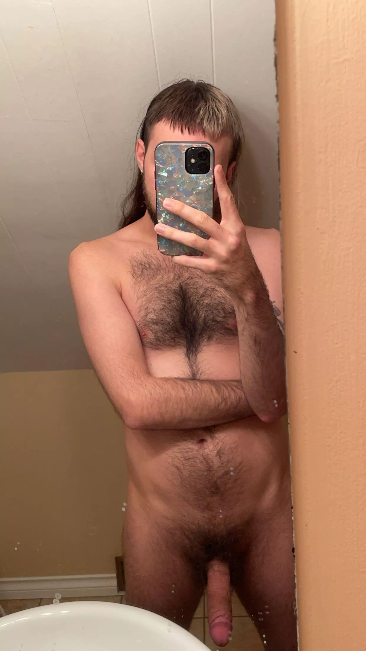 been growing out my “winter’s coat” since it’s been cold 🪒 dm’s open