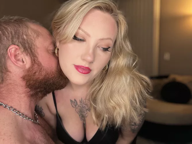 Collared subs worship the best. Don't you agree?