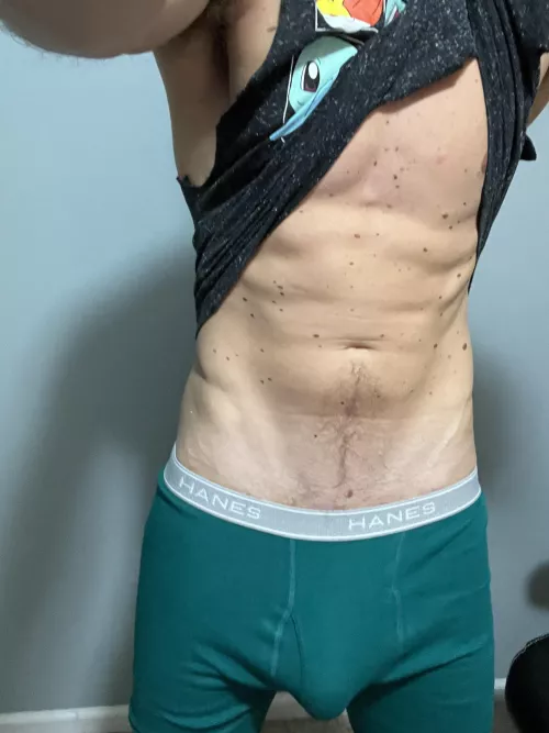 Come give your gamer boyfriend a hug!