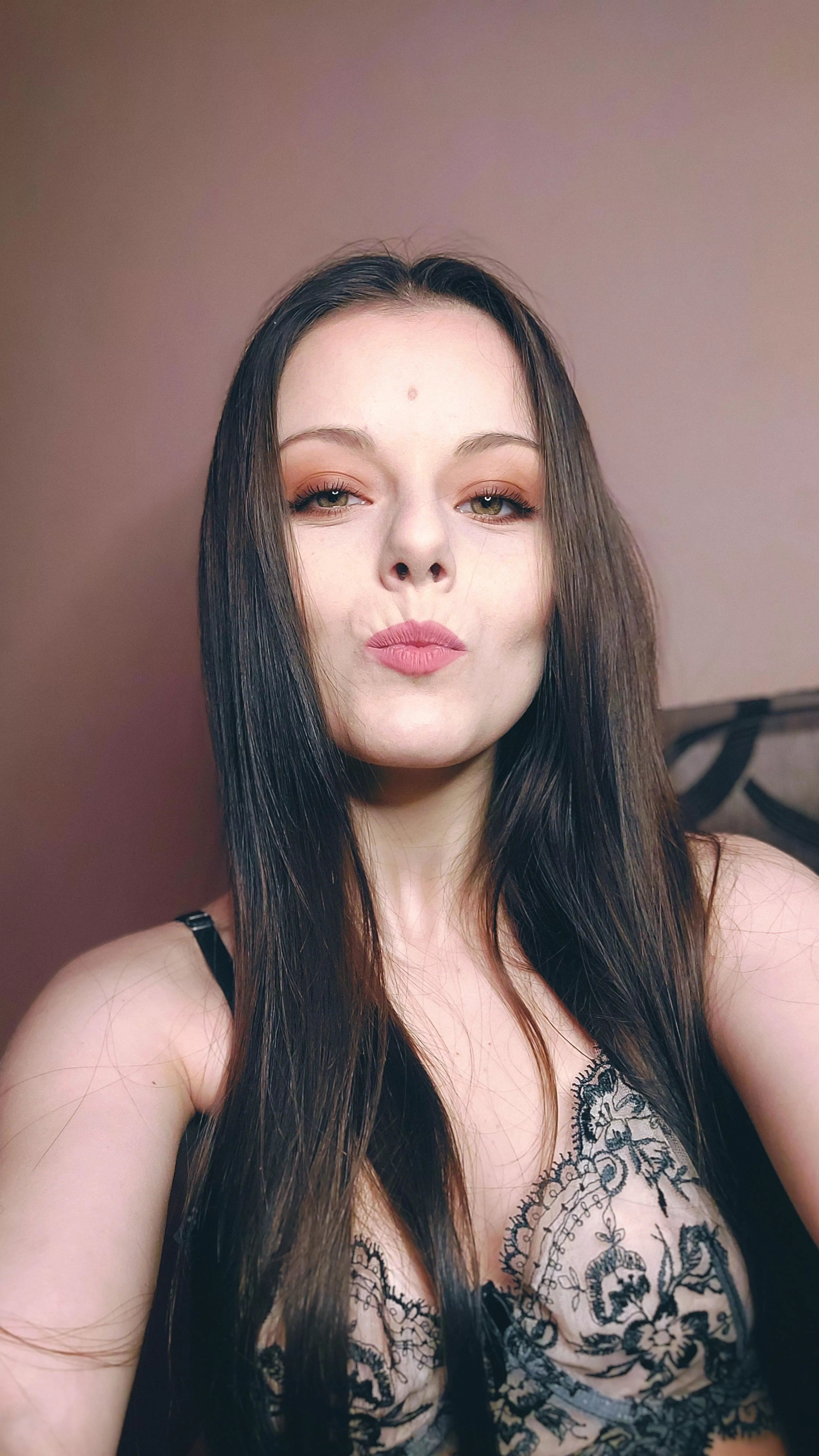 Do you like brunettes?