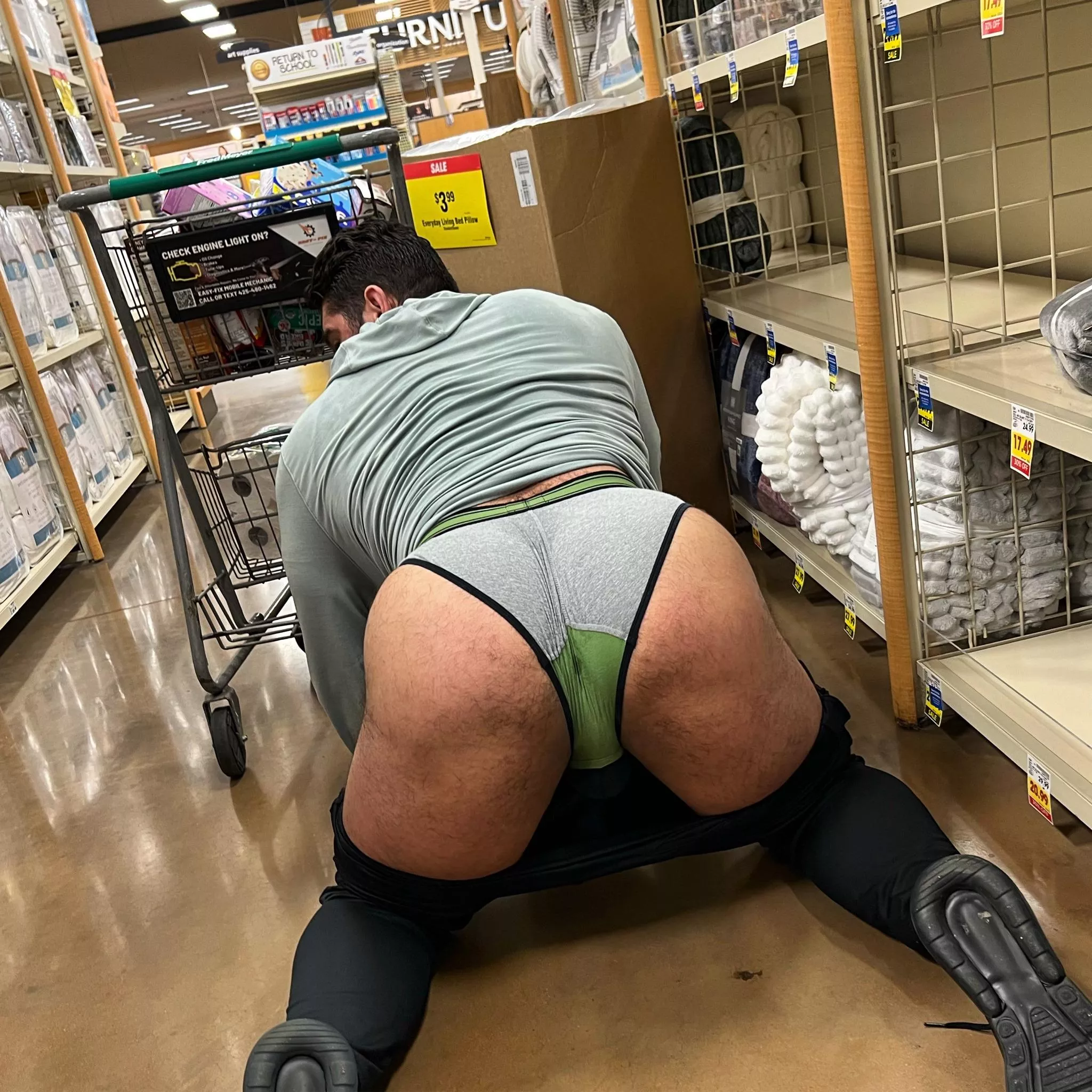 Does anyone know which brand these briefs are? The source isn't replying when people ask (not OC)