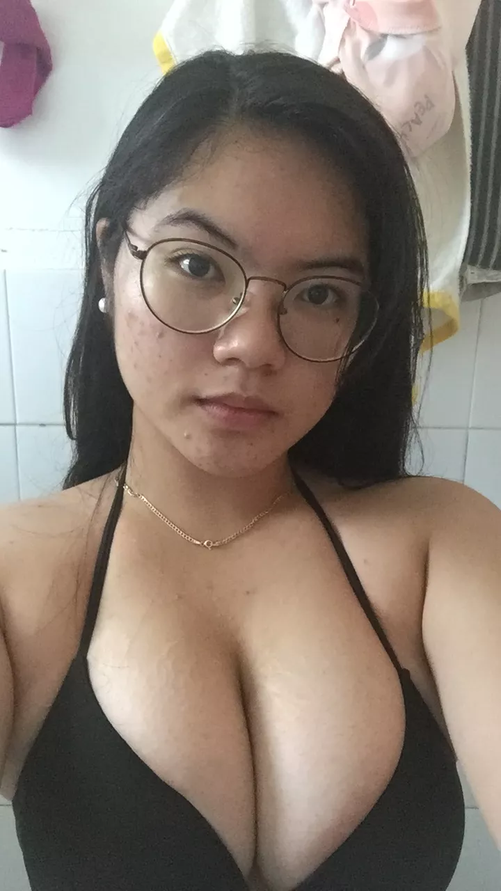 Does the description busty nerd asian fits into me?
