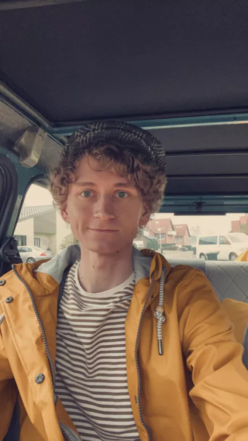 First trip with my old car this year. Anyone fancy a road trip? ☀️