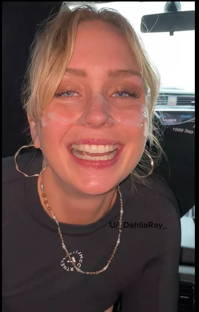 Getting a facial in the parking lot ❤️