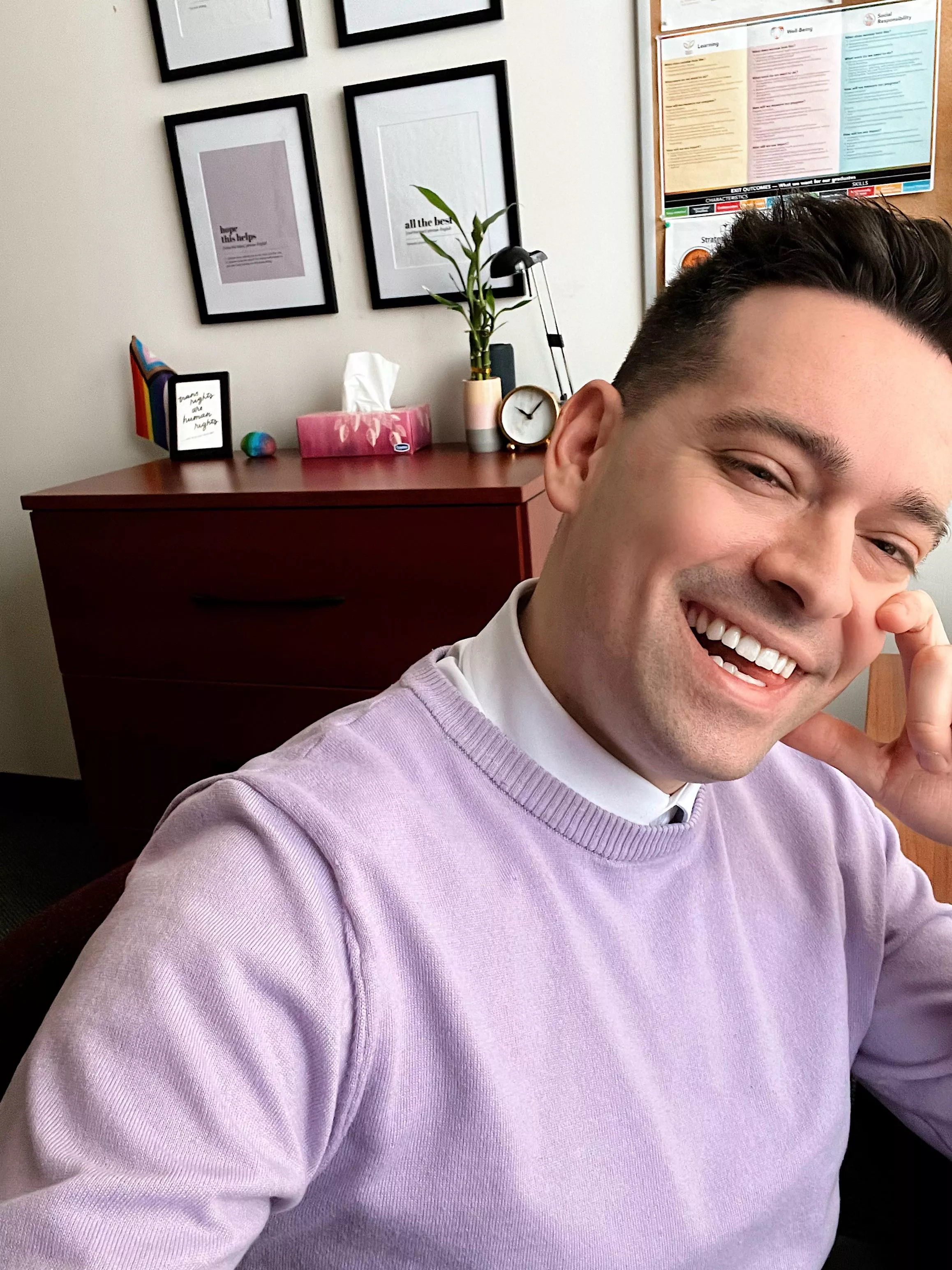 Hiii from the office! 👋🏼