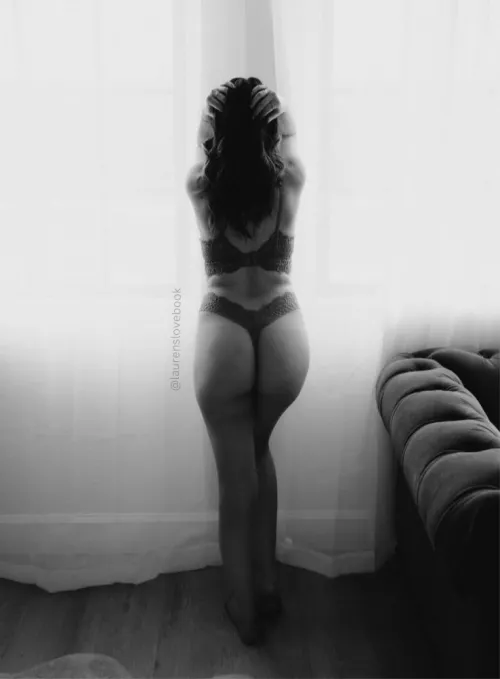 I did a new boudoir shoot, I'm so excited!