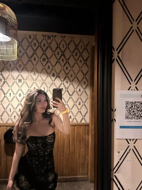 I look gorgeous in this dress