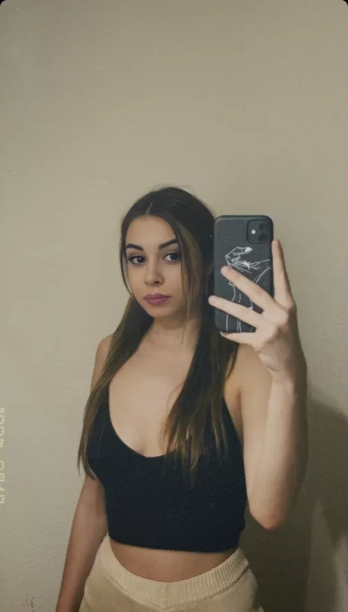 If we lived in the same hostel and I was stuck under the bed completely naked, would you help me?