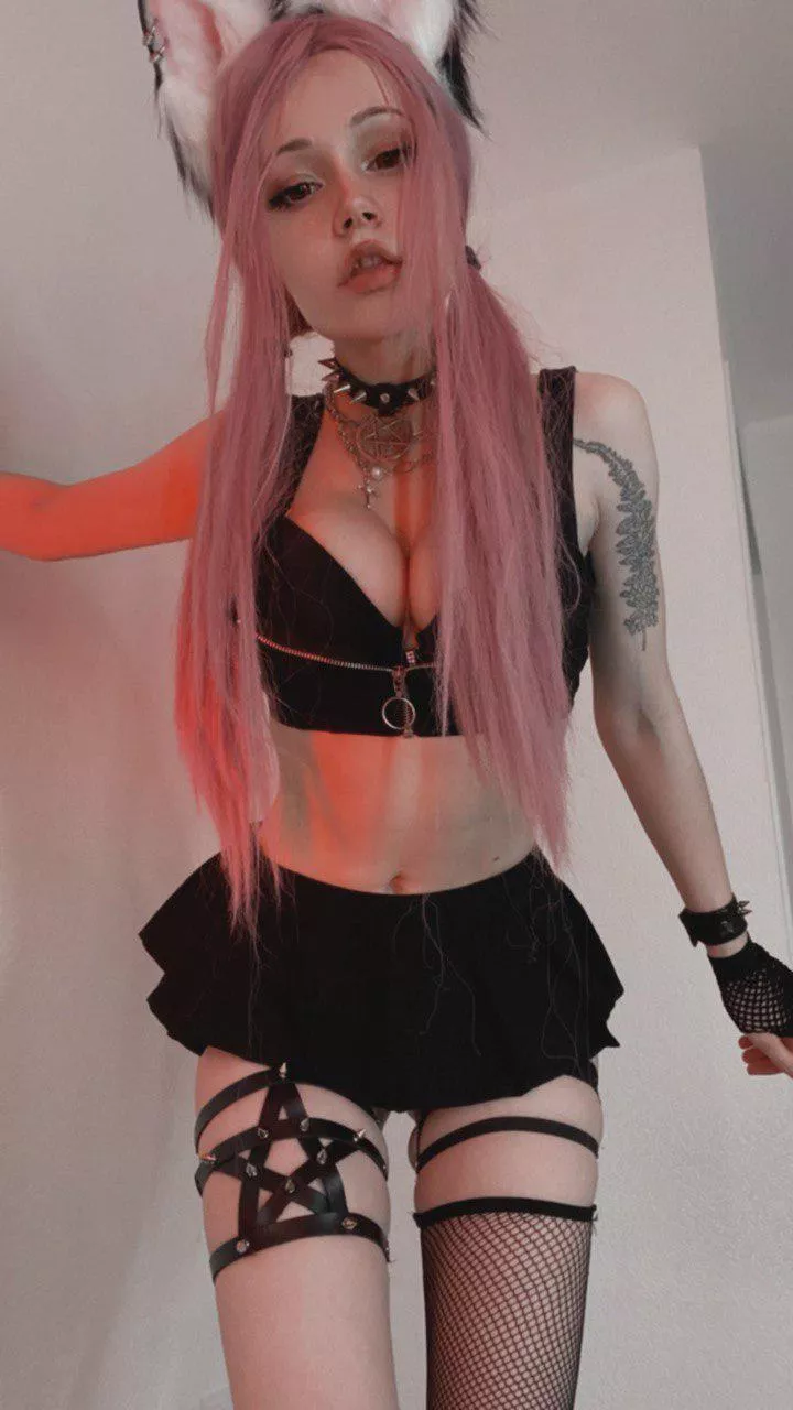 Is my style of dress your type?