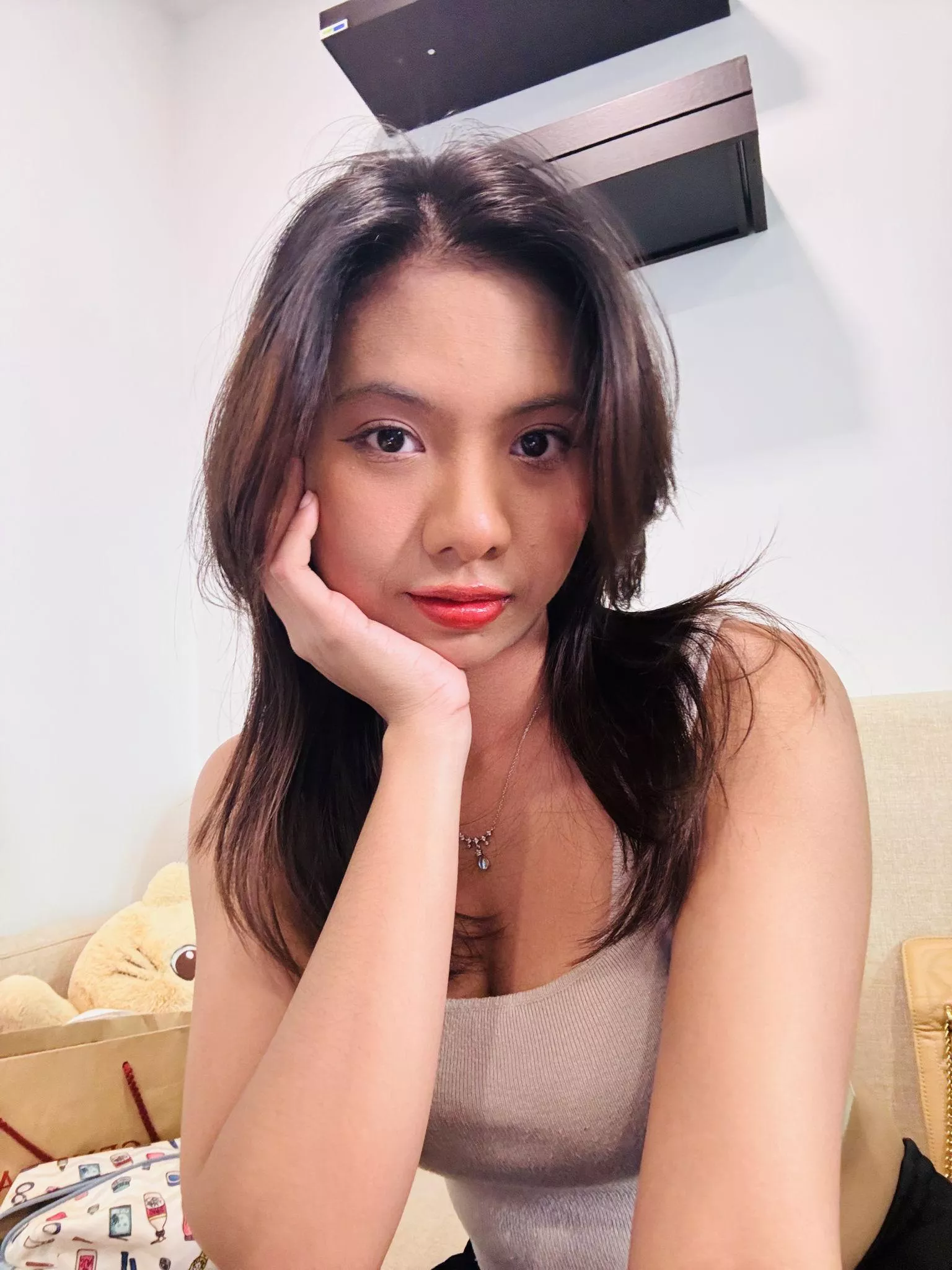 Just a little taste of how I'm feeling today - confident, happy, and ready to make you smile. 😊