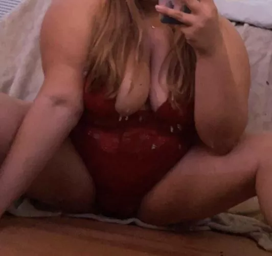 Just a naughty wife taking pics for people that aren’t my husband 😈😈