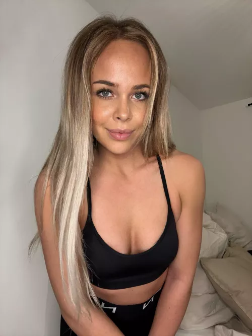 Kinda insecure about my body , i need compliments from elderly men IUTR