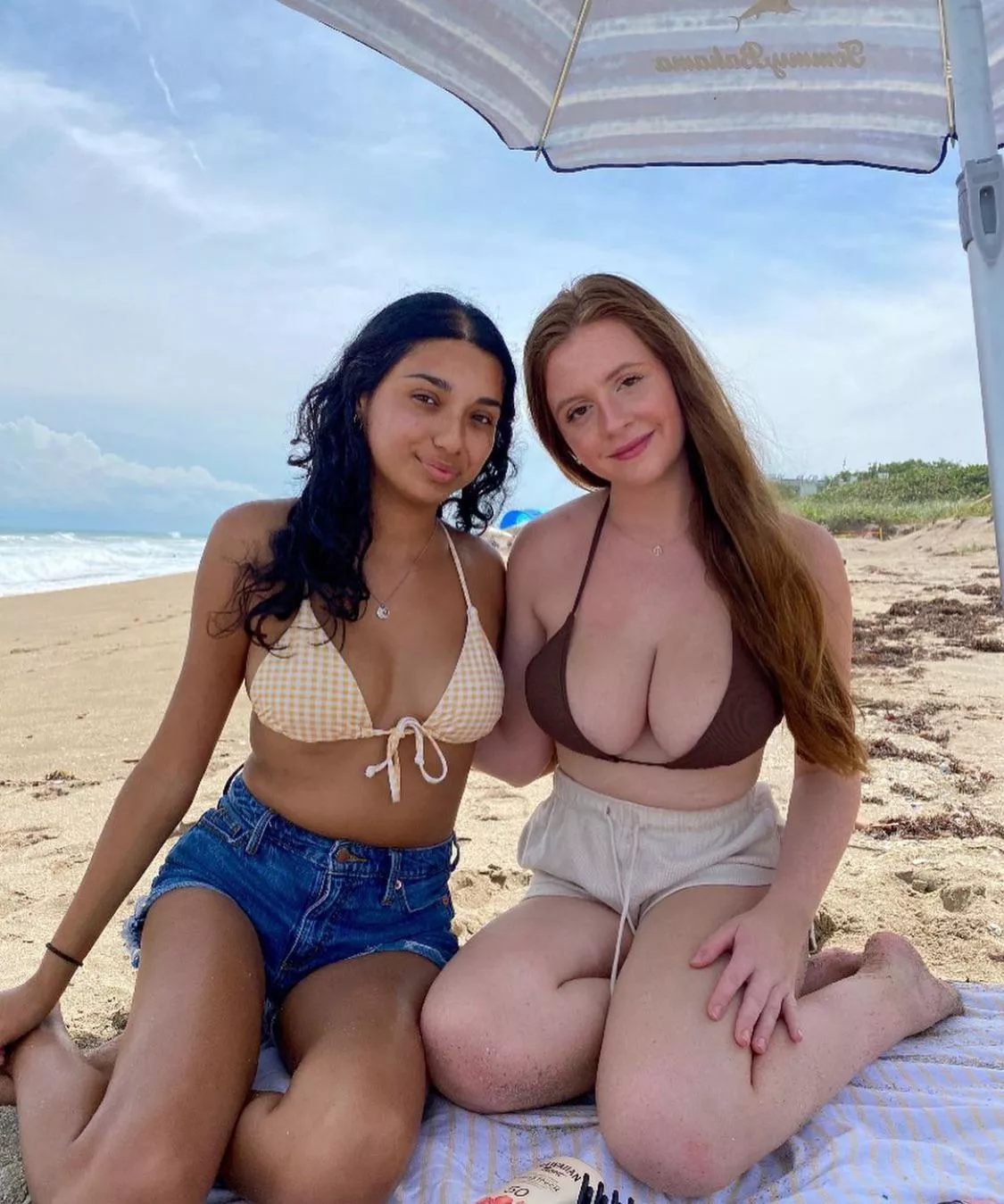 Lefts boyfriend wanted to take the picture