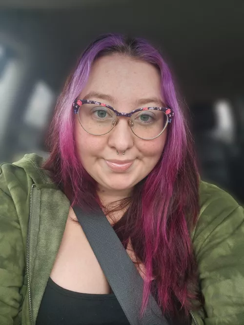 Little no makeup selfie this morning 💗 happy Thursday!