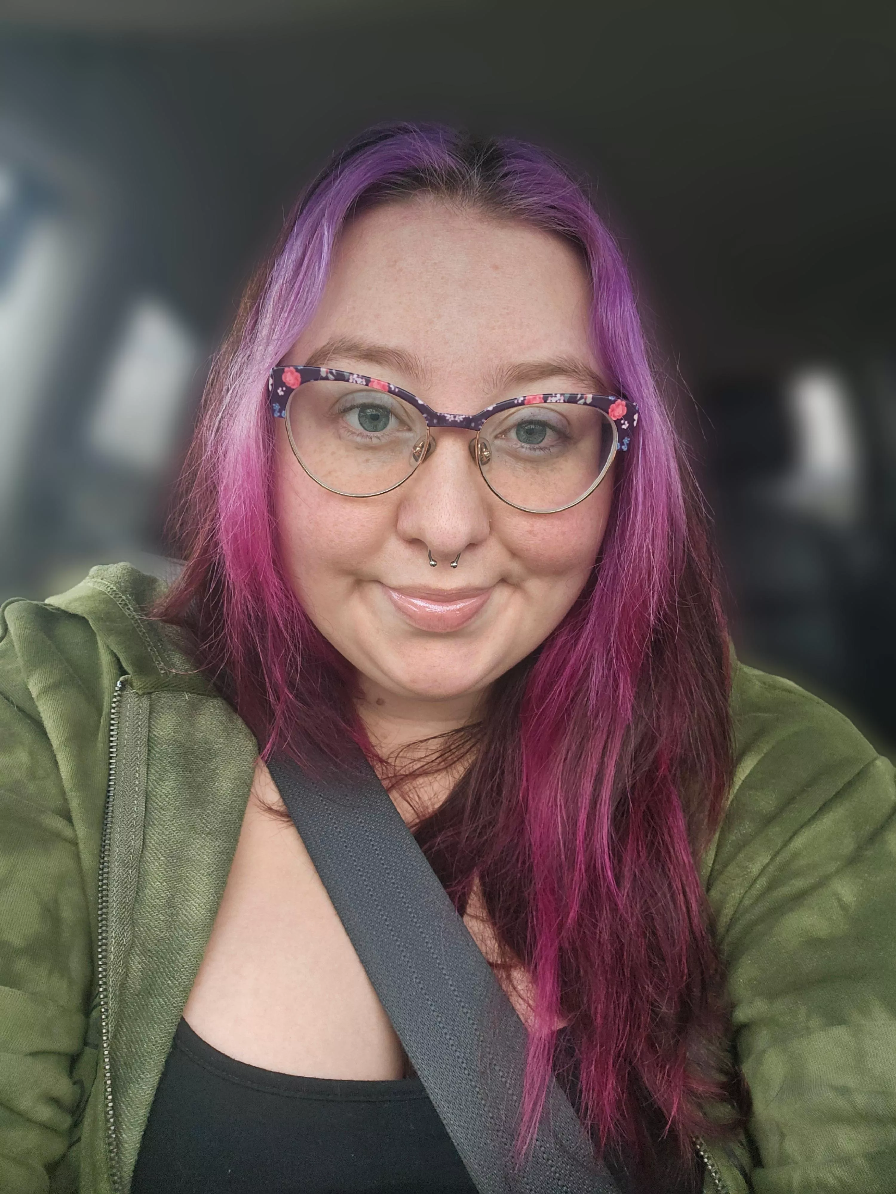 Little no makeup selfie this morning 💗 happy Thursday!