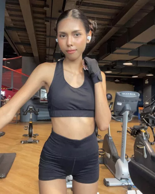 my friends told me I still don't look good after going to the gym, do you agree? [F]